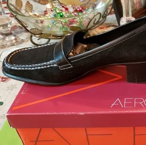 Aerosoles Black Swede with Silver Buckle 8 1/2M Medium Heel